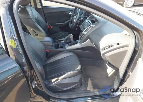 2013 Ford Focus Se из США, поврежденный, VIN 1FADP3F22DL383893